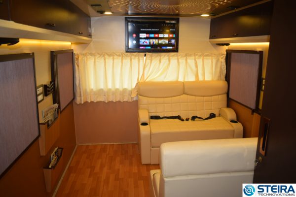 Caravan - Image 7
